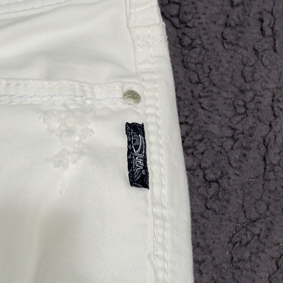 Silver Capris - Picture 5 of 7